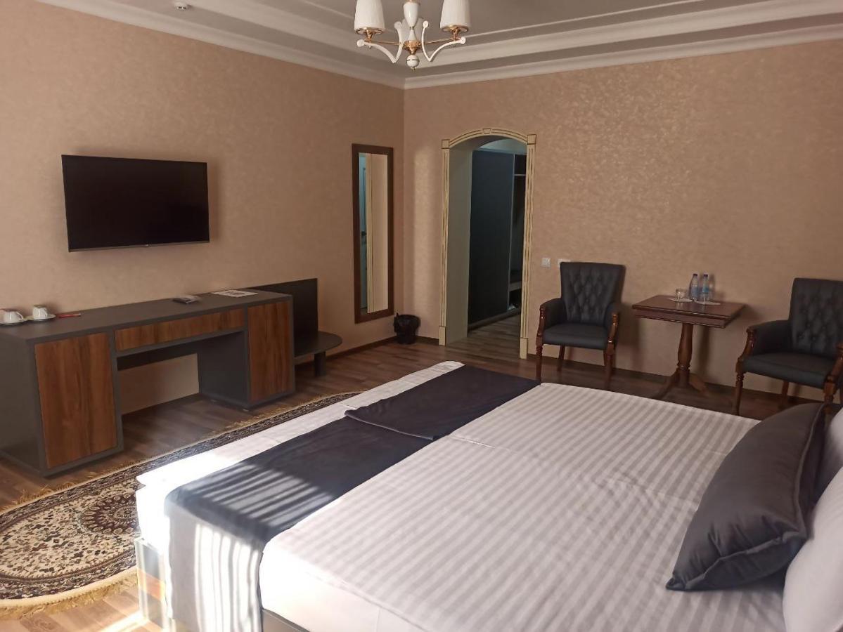 Fayz Hotel Urgench Buitenkant foto